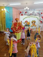 У солнышка в гостях У солнышка в гостях.